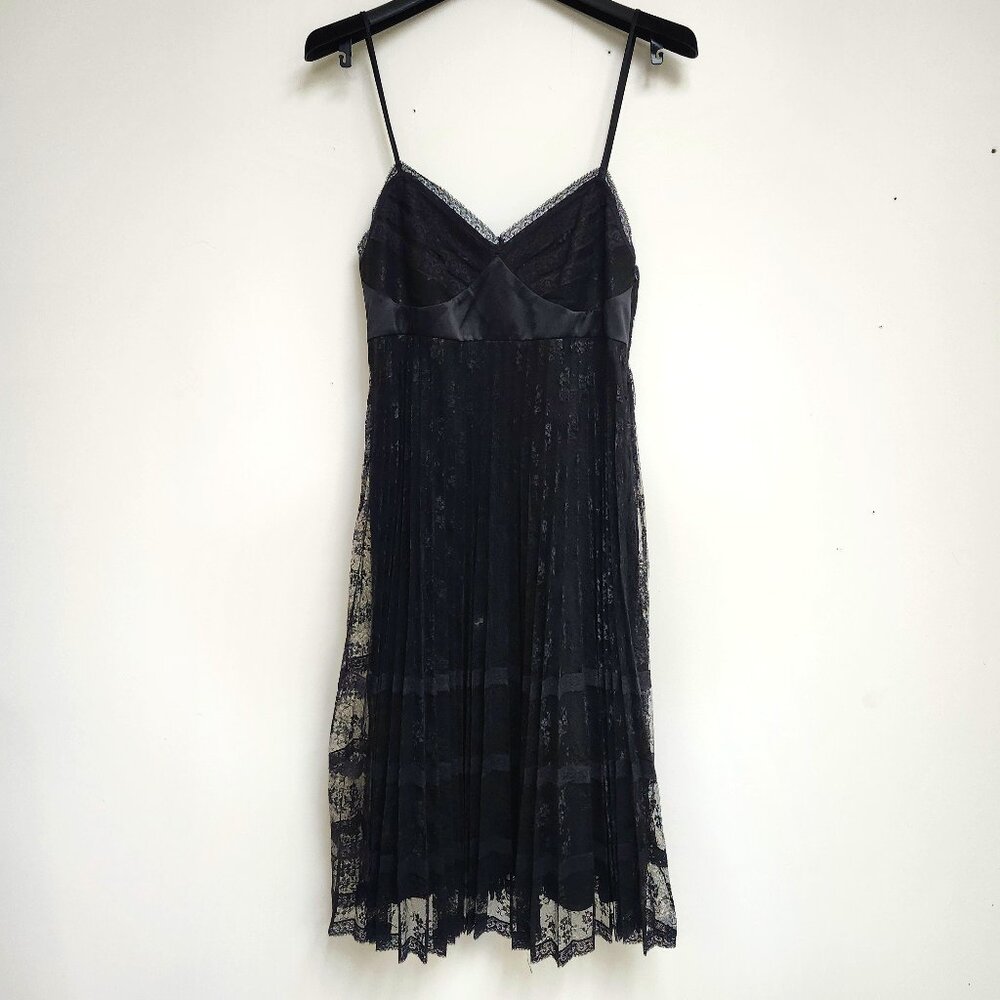 Betsey Johnson NY Women's Black Lace Sleeveless V-Neck Pleated Midi Dress Size 8